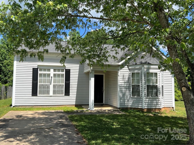 Property image 2 at 8723 Purple Thistle Lane, Charlotte, NC 28215