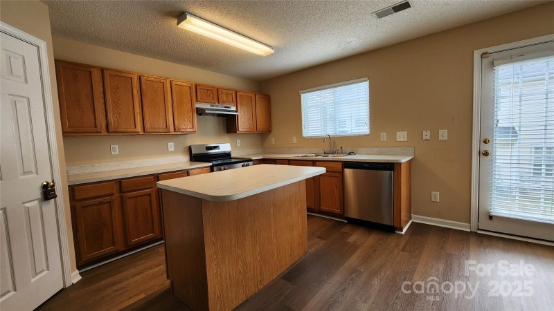 Property image 5 at 3208 Barons Court Road, Charlotte, NC 28213