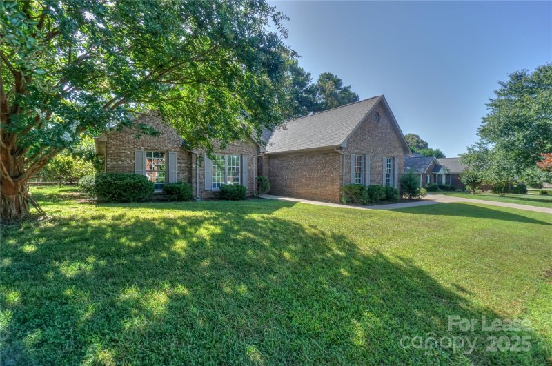 Property image 2 at 840 Emerson Drive, Mooresville, NC 28115