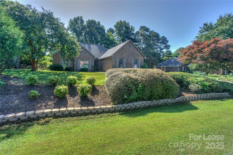 Property image 3 at 840 Emerson Drive, Mooresville, NC 28115