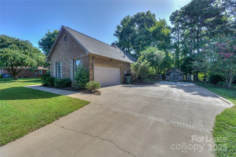 Property image 4 at 840 Emerson Drive, Mooresville, NC 28115