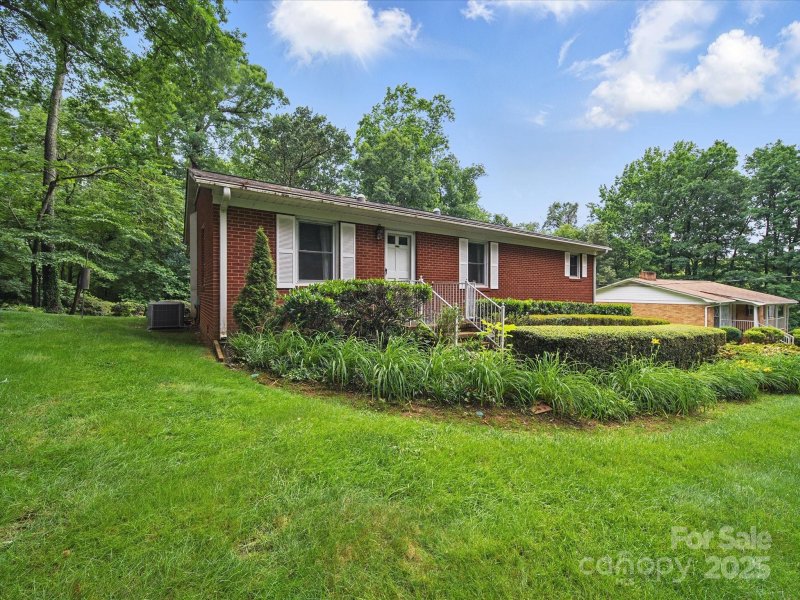 Property image 2 at 220 Lakeview Drive, Belmont, NC 28012