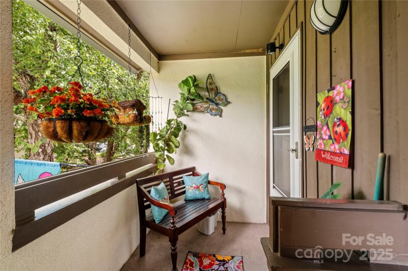 Property image 5 of 7329 Winery Lane in Brandywine, Charlotte, NC 28227