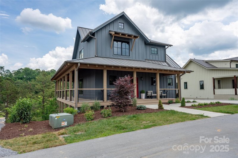 Property image 2 at 231 Westridge Farm Drive, Asheville, NC 28804