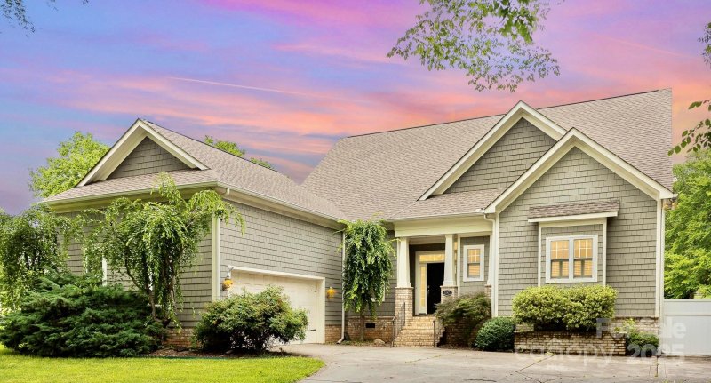 Property image 2 at 187 Spring Run Drive, Mooresville, NC 28117