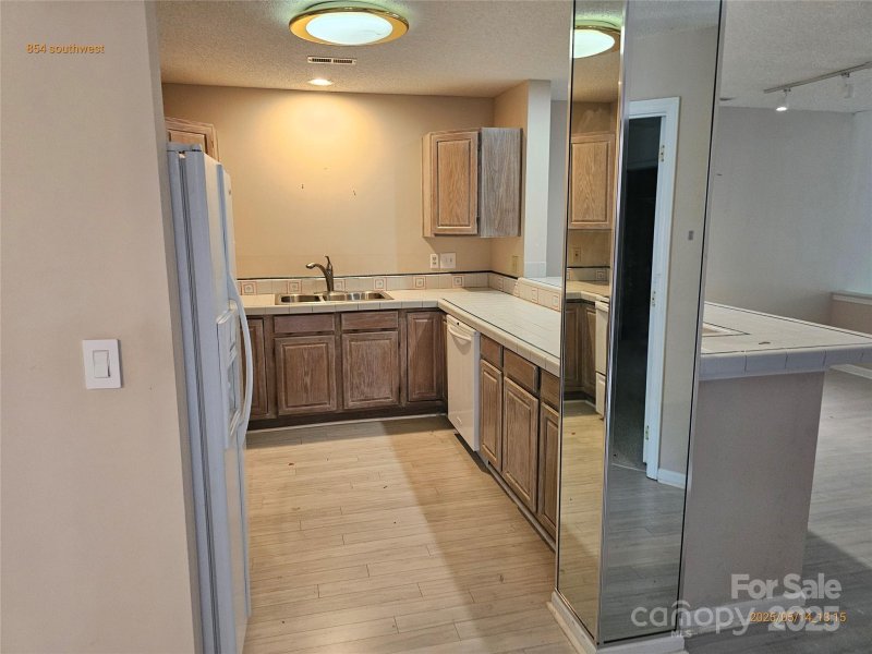 Property image 2 of 854 Southwest Drive in Davidson Landing, Davidson, NC 28036