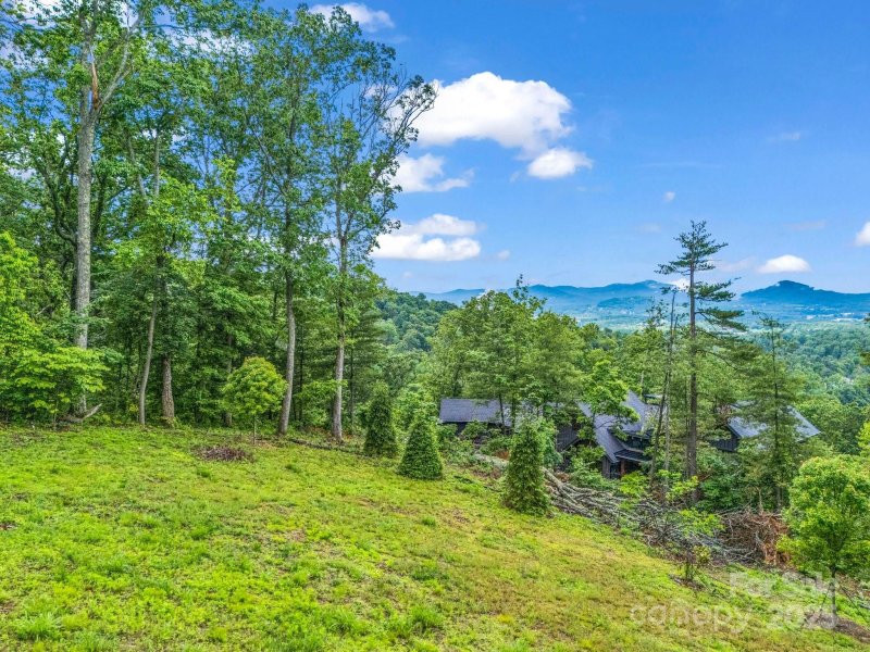 Property image 5 at 18 Giffords Lane, Asheville, NC 28803