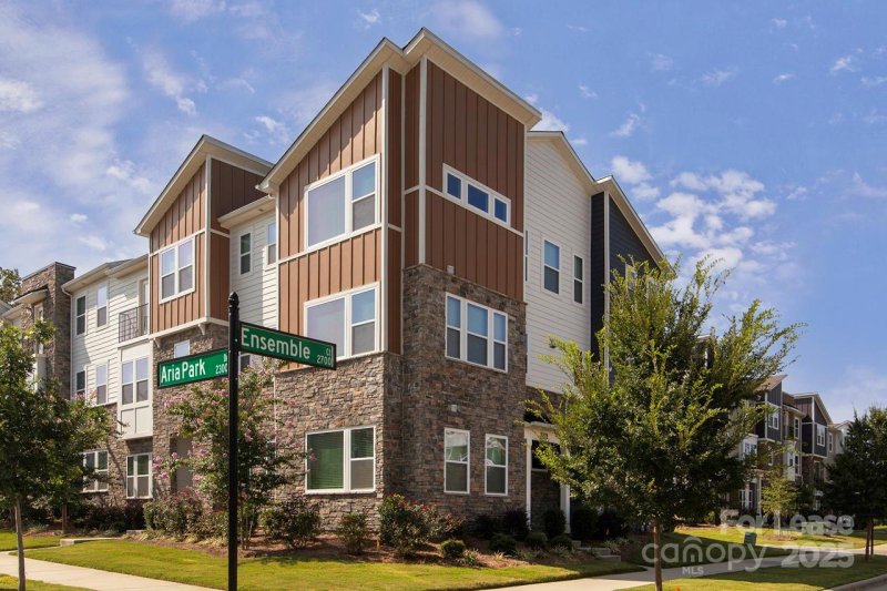 Property image 2 at 2815 Ensemble Court, Charlotte, NC 28262