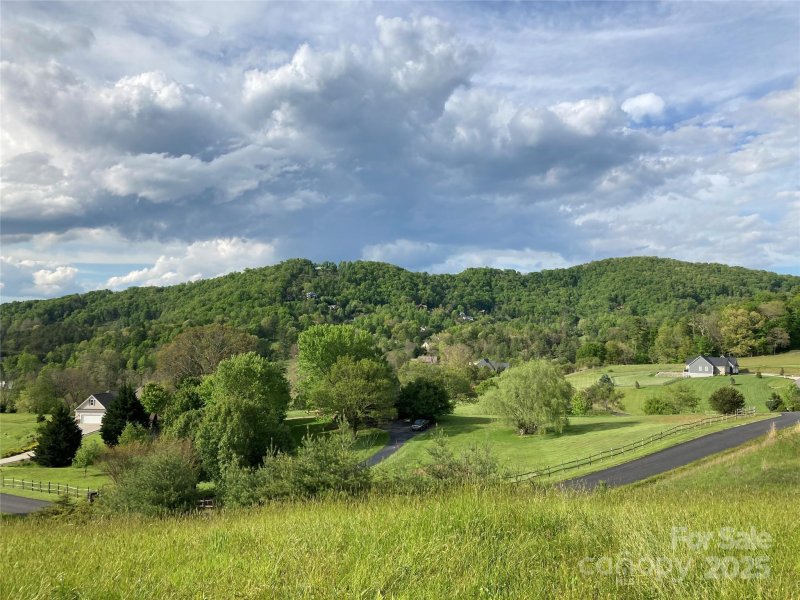 Property image 5 of 82 Seven Glens Drive in Seven Glens, Weaverville, NC 28787
