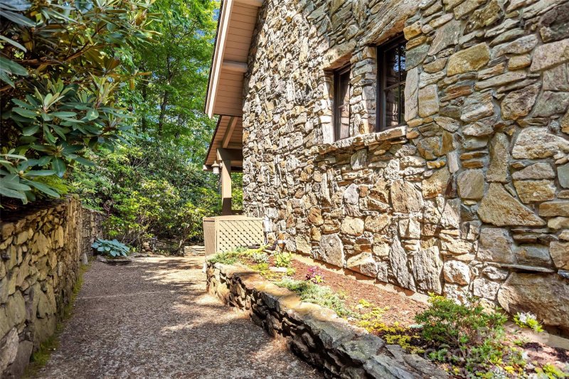 Property image 3 at 2998 Creston Drive, Black Mountain, NC 28711