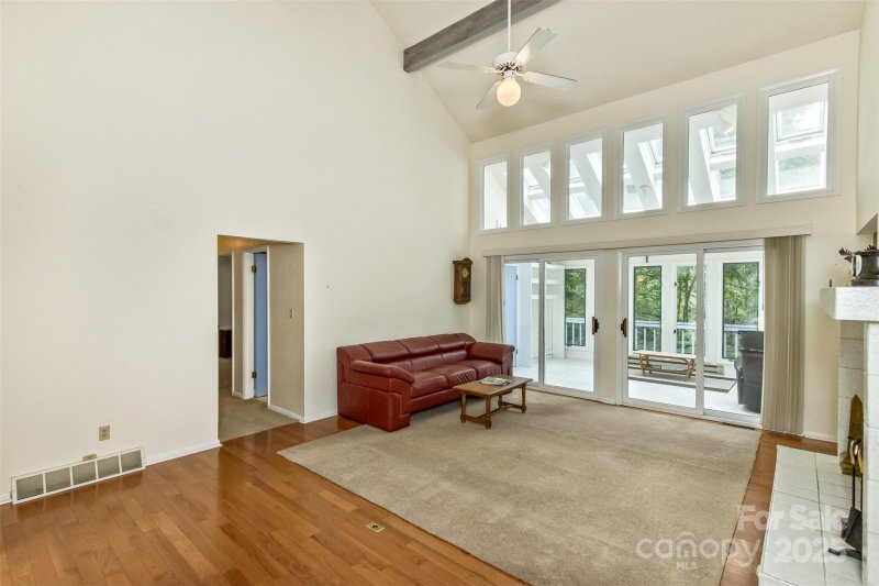 Property image 5 at 100 Black Oak Drive, Asheville, NC 28804