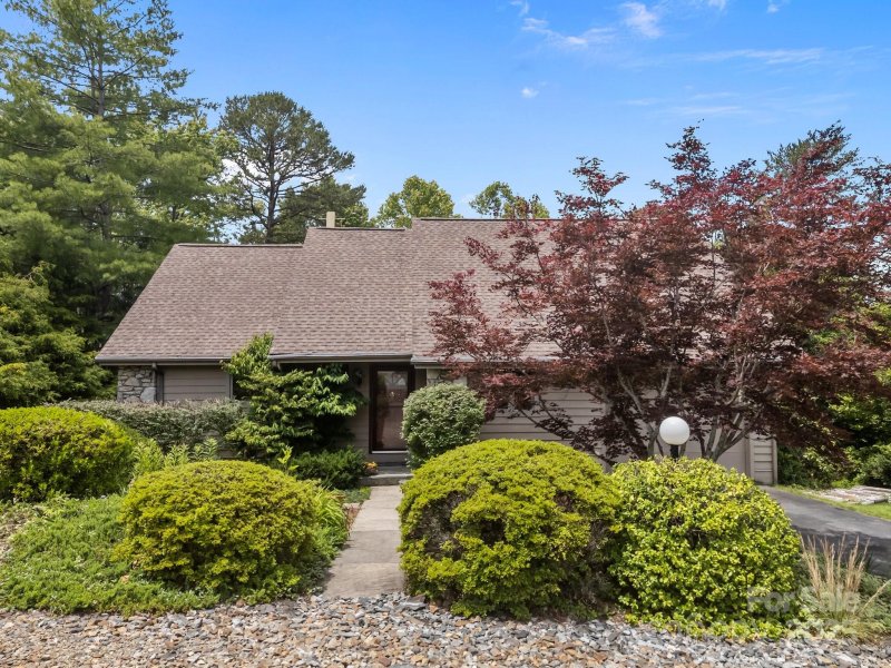 4 Zachary Ridge Road