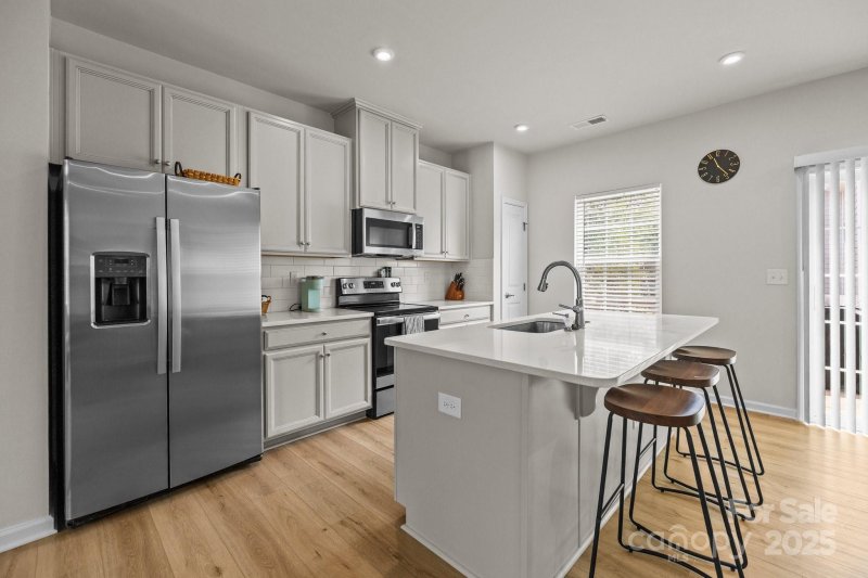 Property image 3 at 3108 Beeler Lane, Charlotte, NC 28208