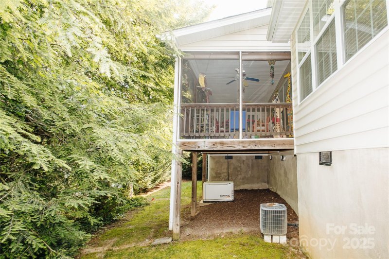 Property image 2 of 47 Victoria Park Drive in Park Place, Hendersonville, NC 28792