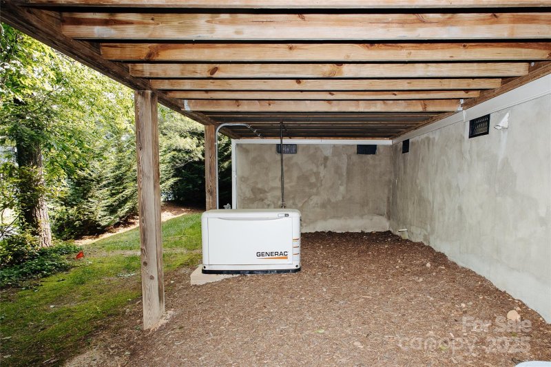 Property image 4 of 47 Victoria Park Drive in Park Place, Hendersonville, NC 28792