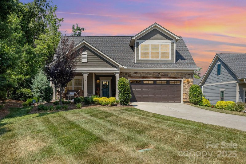 The Courtyards at Wesley Chapel, Waxhaw Community