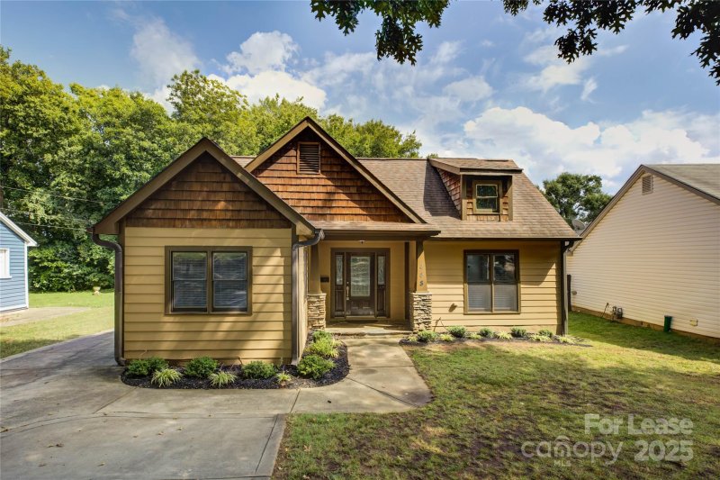 Property image 3 at 448 N Summit Avenue, Charlotte, NC 28216
