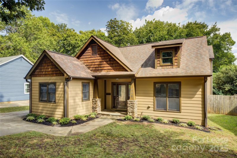 Property image 5 at 448 N Summit Avenue, Charlotte, NC 28216
