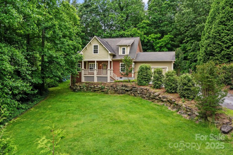 Laurel Park Estates, Hendersonville Community