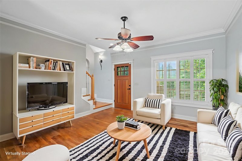 Property image 5 of 508 Fairway Drive in Laurel Park Estates, Hendersonville, NC 28739