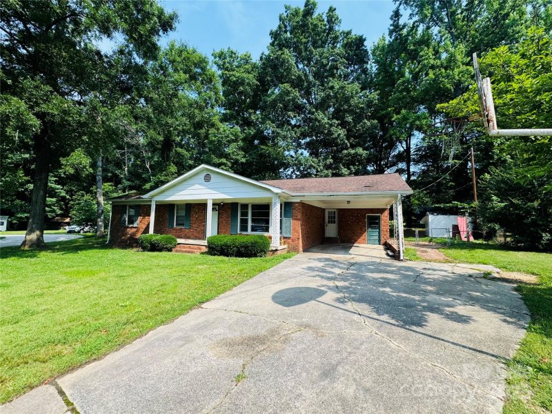 Property image 2 at 316 Meadowood Circle, Kannapolis, NC 28081