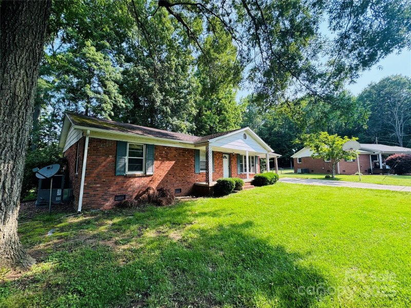 Property image 3 at 316 Meadowood Circle, Kannapolis, NC 28081