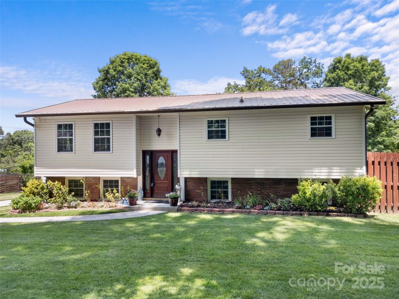 Property image 4 of 5 Granite Drive in Woodland Trace, Hendersonville, NC 28792