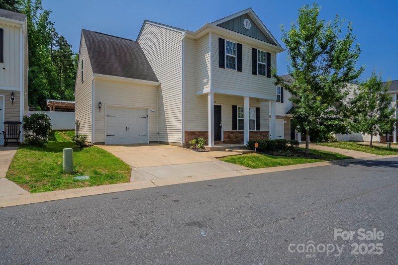 Property image 2 at 8226 Gabon Court, Charlotte, NC 28215