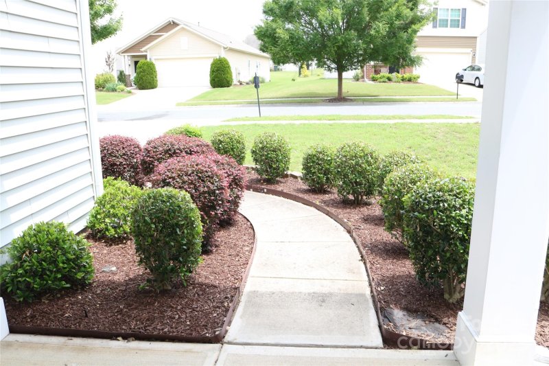 Property image 2 of 10726 Greenhead View Road in Mallard Lake, Charlotte, NC 28262