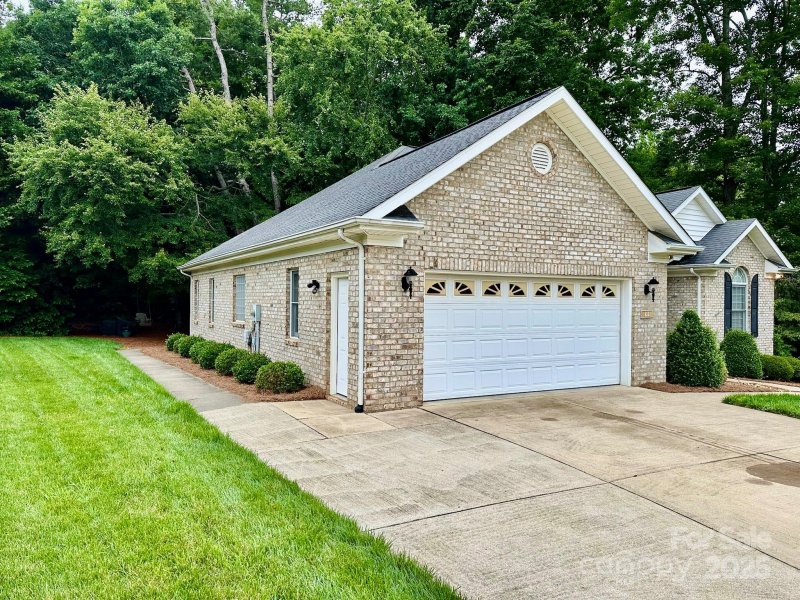 Property image 3 at 35 Wittenburg Springs Drive, Taylorsville, NC 28681