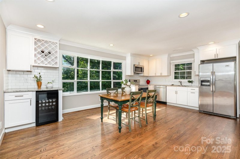 Property image 3 at 6935 Woodstock Drive, Charlotte, NC 28210