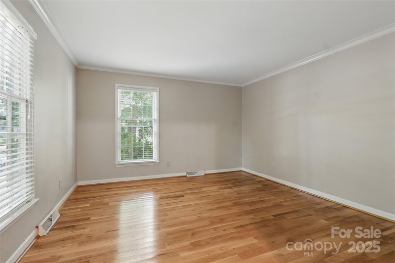 Property image 5 at 1517 E Barden Road, Charlotte, NC 28226