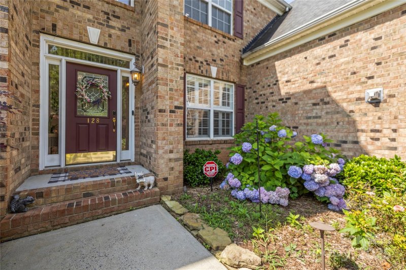 Property image 5 of 128 Sugar Thyme Lane in Cherry Grove, Mooresville, NC 28115