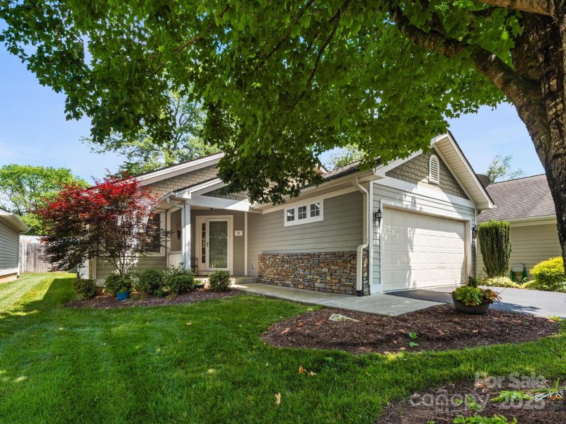 20 E Fairway View Court