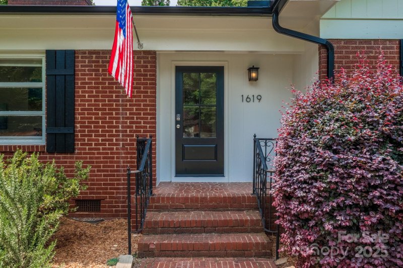 Property image 2 at 1619 Flynnwood Drive, Charlotte, NC 28205