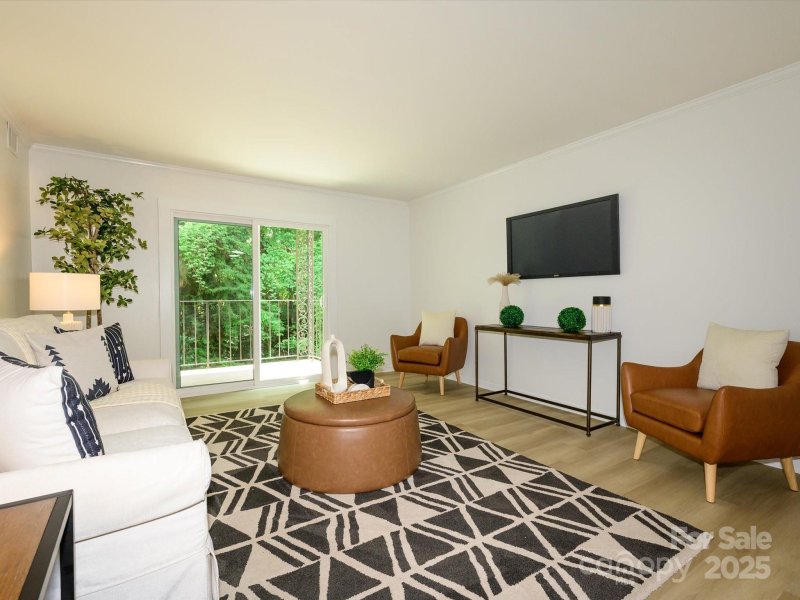 Property image 3 at 4754 Hedgemore Drive, Charlotte, NC 28209