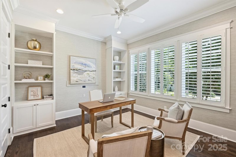 Property image 4 of 431 Wonderwood Drive in Cotswold, Charlotte, NC 28211