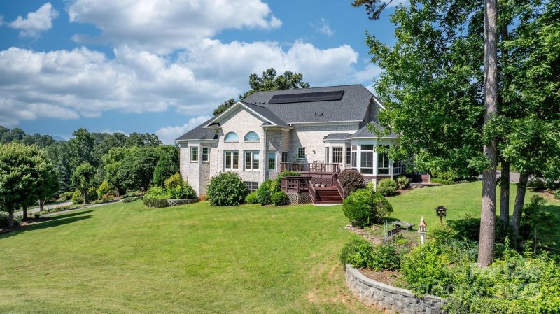 Property image 5 of 3541 Blankenship Drive in Silver Creek Plantation, Morganton, NC 28655