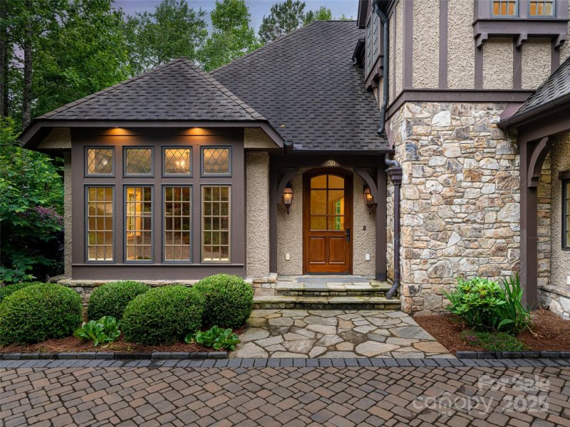 Property image 2 of 50 Brookline Drive in Ramble Biltmore Forest, Asheville, NC 28803