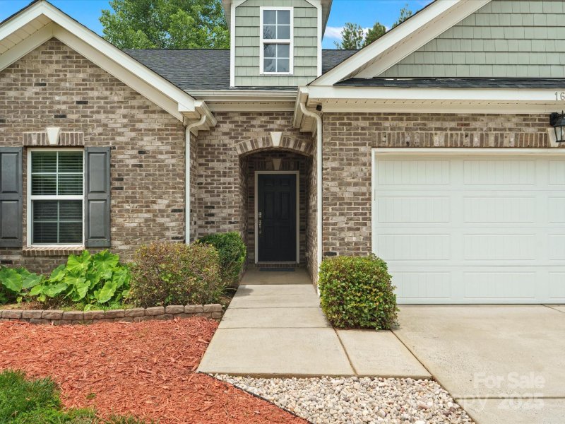 Property image 3 at 1660 Beleek Ridge Lane, Lake Wylie, SC 29710