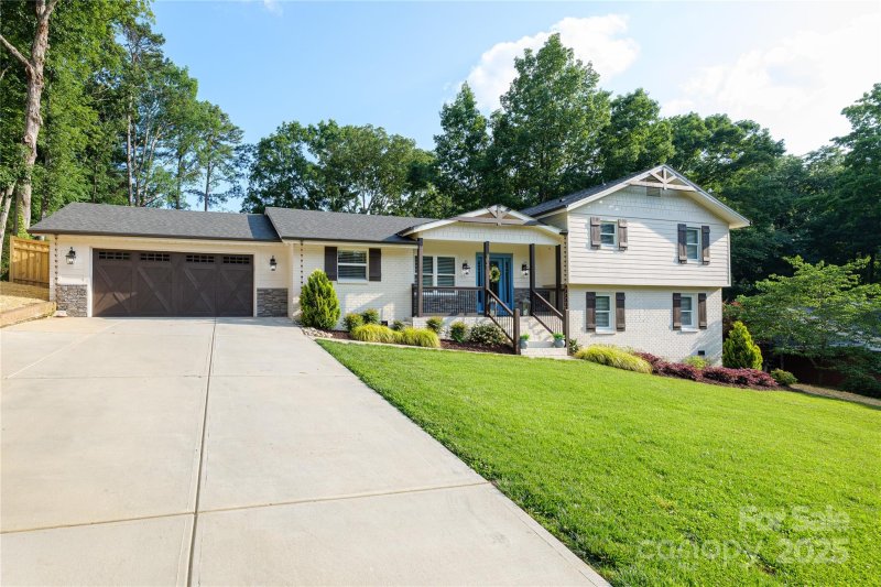 Property image 2 at 932 Shady Bluff Drive, Charlotte, NC 28211