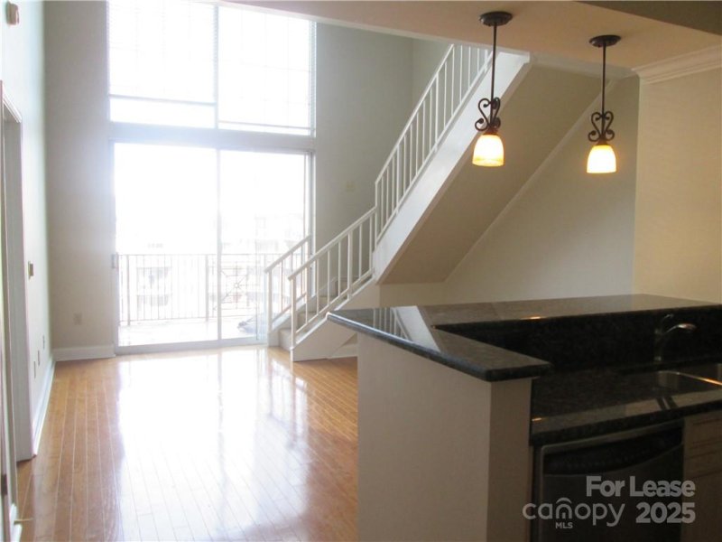 Property image 4 at 300 W 5th Street, Charlotte, NC 28202