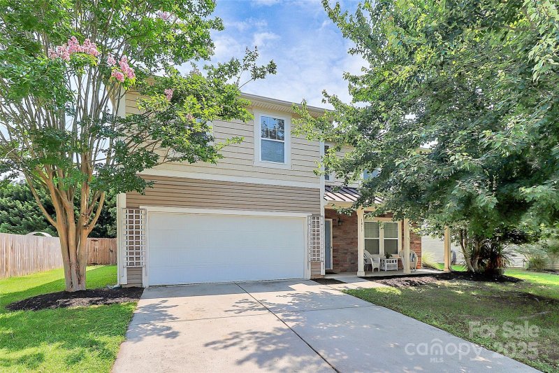 Property image 3 of 1817 Tradd Avenue in Oaks At Clover, Clover, SC 29710