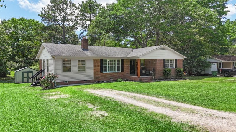 Property image 3 of 2536 Cambridge Drive in Smokerise, Lancaster, SC 29720