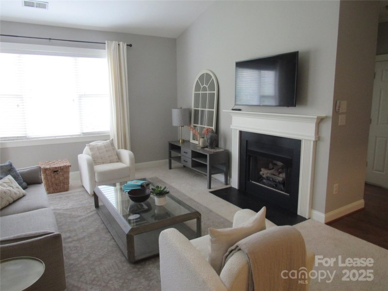 Property image 3 at 5601 Fairview Road, Charlotte, NC 28209