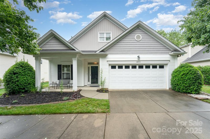 Property image 2 at 18715 Coachmans Trace, Cornelius, NC 28031