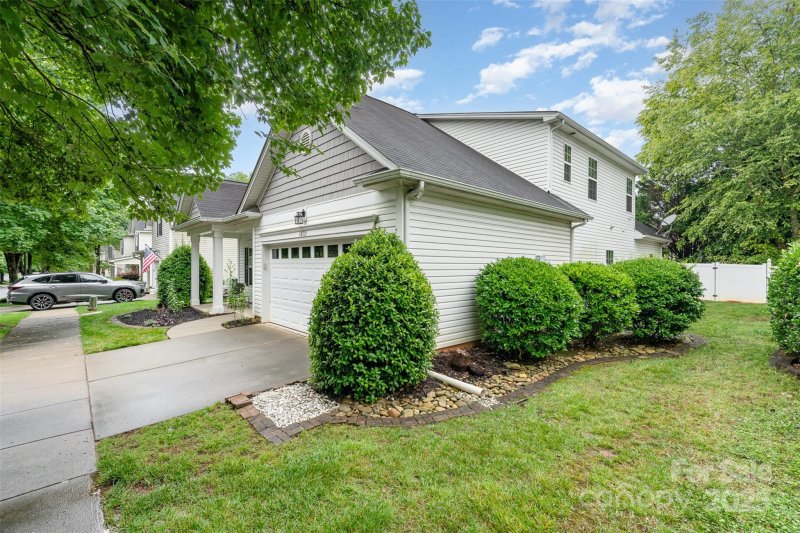 Property image 4 at 18715 Coachmans Trace, Cornelius, NC 28031