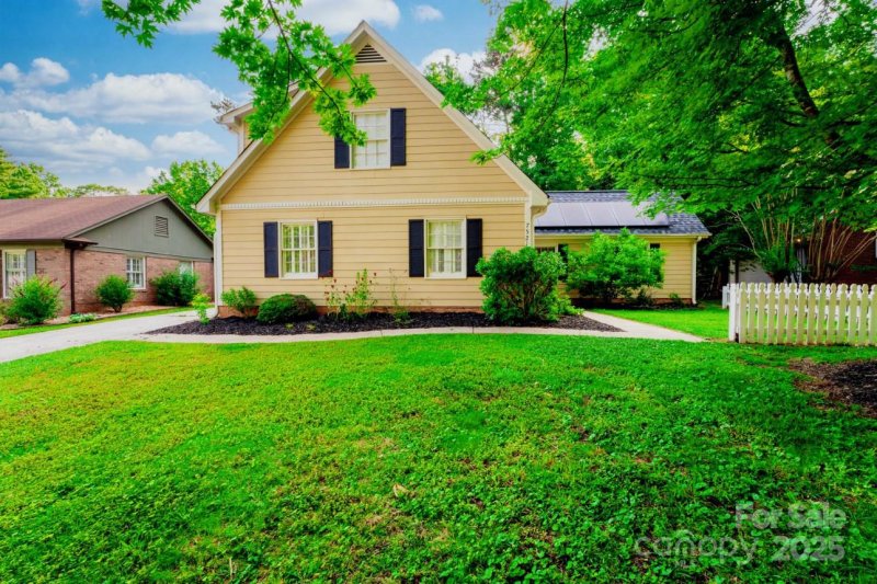 7521 Surreywood Place