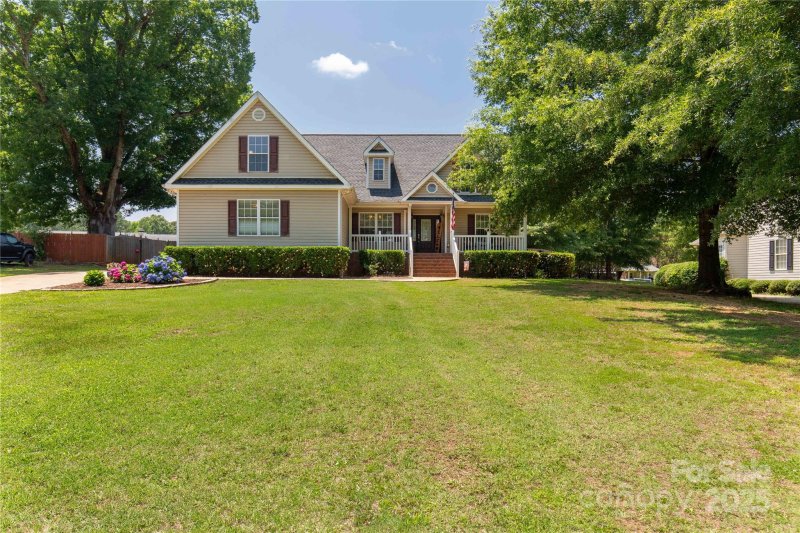 Property image 3 of 1530 Danlee Drive in Erwin Farm, Lancaster, SC 29720