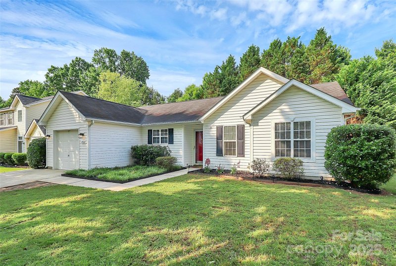 Property image 3 at 1922 Decatur Court, Charlotte, NC 28213